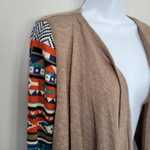 Flying Tomato Women's Small Taupe Brown Draped Front Cardigan Long Sleeve Aztec - Picture 2 of 5